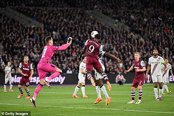 LONDON, ENGLAND - APRIL 18: Michail Antonio of West Ham United scores his team's first goal past Matej Kovar of Bayer Leverkusen during the UEFA Europa League 2023/24 Quarter-Final second leg match between West Ham United FC and Bayer 04 Leverkusen at Olympic Stadium on April 18, 2024 in London, England. (Photo by Mike Hewitt/Getty Images)