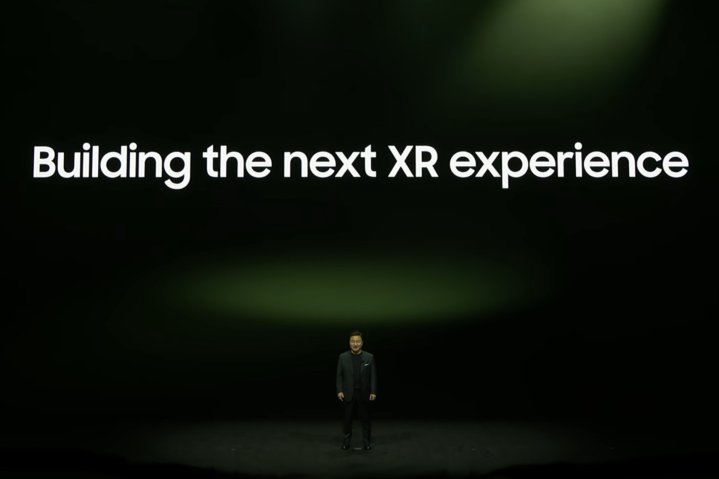 Samsungs TM Roh stellt XR-Pläne beim Galaxy Unpacked-Event 2023 vor.