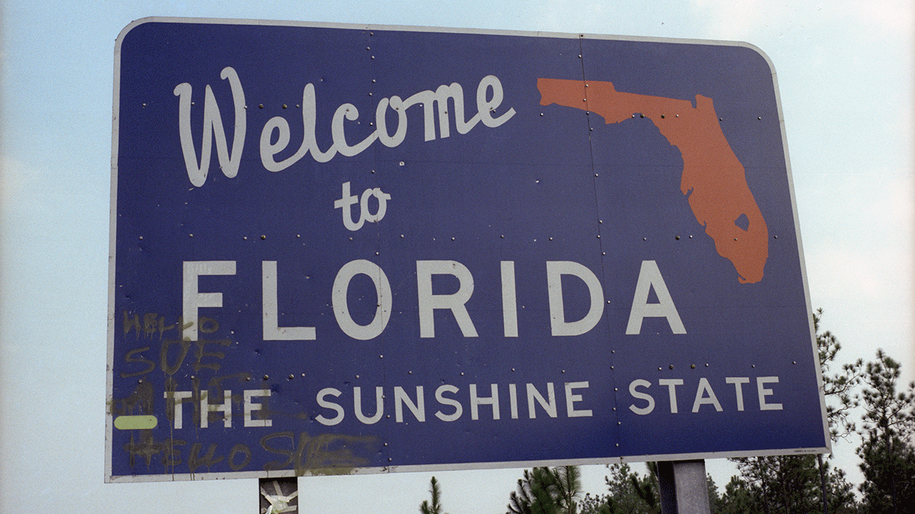 Schild „Willkommen in Florida“.