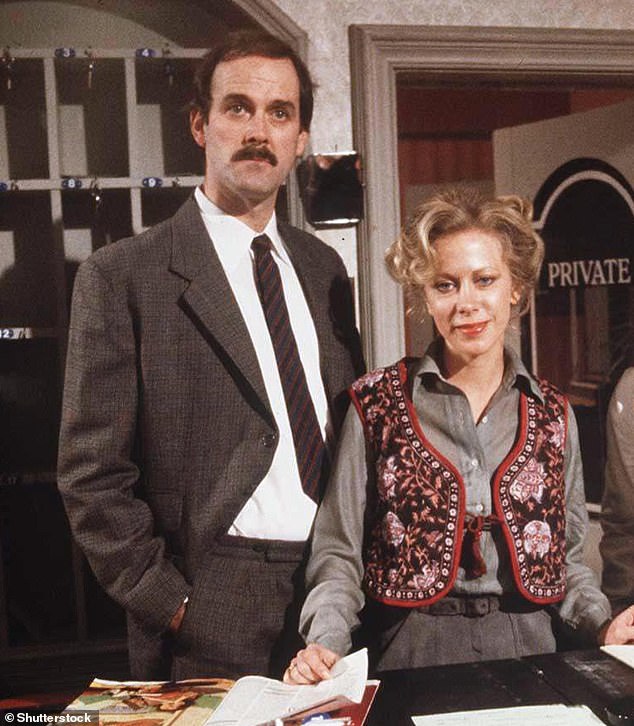 John Cleeses Ex-Frau Connie Booth sagt, sie freue sich auf eine neue Bühnenproduktion der legendären TV-Sitcom „Fawlty Towers“, werde sich aber bei der Veröffentlichung bedeckt halten