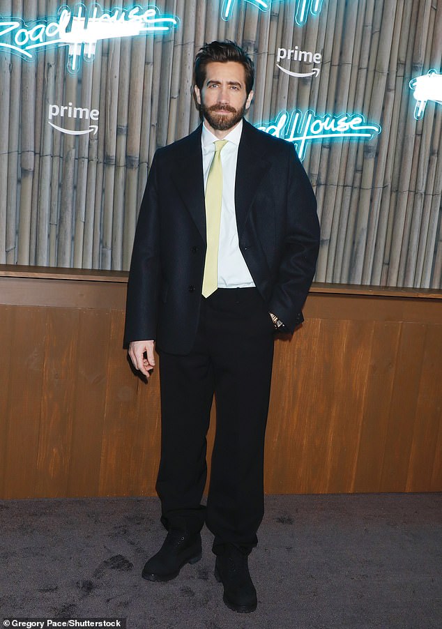Jake Gyllenhaals kommender Justizthriller „Presumed Innocent“ gehört zu den Fernsehangeboten des Tribeca Film Festivals 2024.  Die Apple TV+-Miniserie, die am 14. Juni Premiere feiert, wird kurz zuvor auf dem Festival vorgestellt, das vom 5. bis 16. Juni läuft