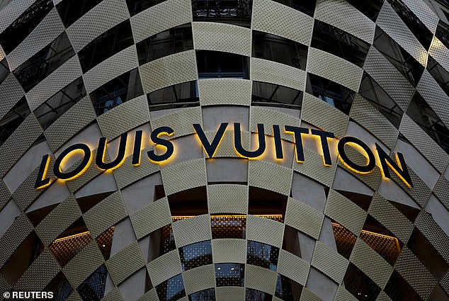 Modeanteile: LVMH, eines der wertvollsten Unternehmen Europas und Heimat von Marken wie Louis Vuitton und Tiffany, meldete im ersten Quartal einen Umsatzanstieg von 3 %