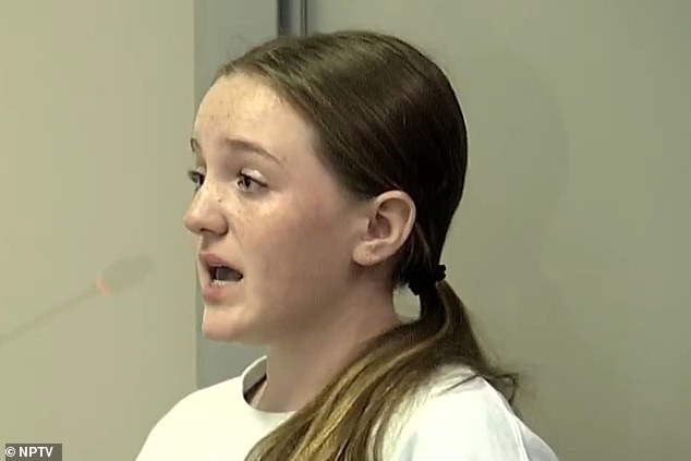 Das mutige Mädchen aus Pennsylvania äußerte sich wütend gegen Lehrer und Administratoren ihrer Schule, nachdem eine Transgender-Schülerin ihre Freundin mit einem Stanley-Cup verprügelt hatte