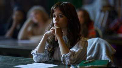Was Sie über Jenna Ortega und Martin Freemans kommenden Film über eine studentische Lehrerromanze wissen sollten