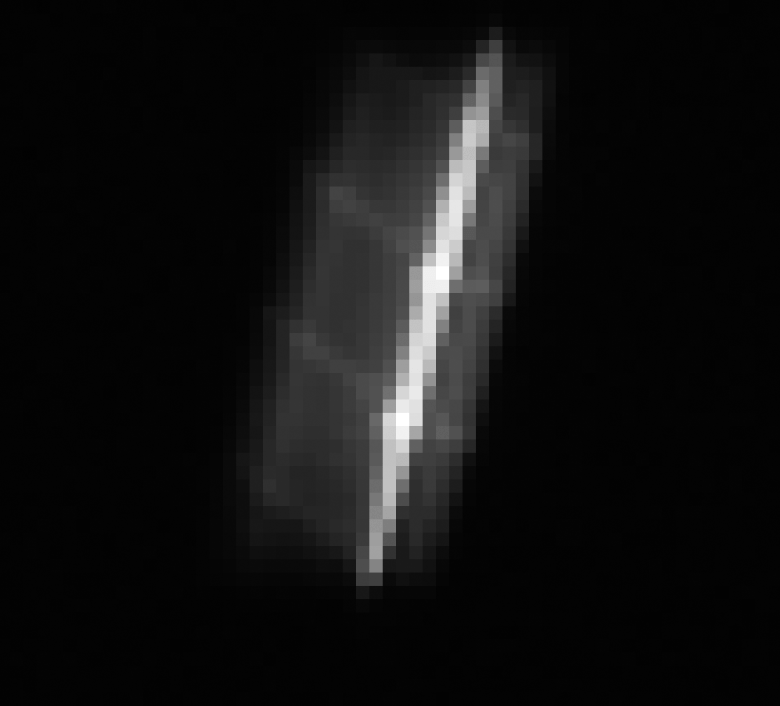 Danuri hat dieses Bild des LRO aufgenommen, als sich der NASA-Satellit 18 km (11 Meilen) unter ihm befand.  Die kombinierte Geschwindigkeit beider Raumfahrzeuge betrug 11.000 km/h (7.000 mp/h). Bildquelle: NASA/KARI/Arizona State University