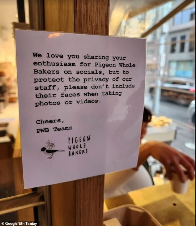 Die beliebte Hobart-Bäckerei Pigeon Whole Bakery hat in ihrem Laden Schilder angebracht, auf denen Kunden aufgefordert werden, das Personal nicht zu filmen
