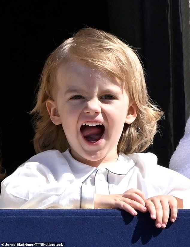 Der Sohn von Prinzessin Sofia von Schweden und Prinz Carl Philip stahl mit seinem frechen Gesichtsausdruck die Show