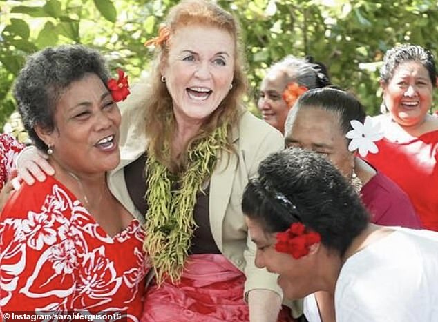 Sarah Ferguson hat eine Reihe von Fotos von ihrer Reise nach Samoa geteilt, darunter das Poutasi Women's Committee