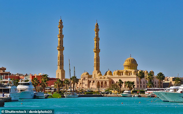 Im Bild: Die El-Mina-Masjid-Moschee am Hafen von Hurghada
