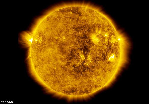 Man geht davon aus, dass die Sonne in fünf Milliarden Jahren zu einem Roten Riesenstern herangewachsen sein wird, der mehr als hundertmal größer ist als seine jetzige Größe