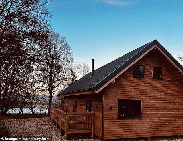 Laut der Instagram-Seite von Bucklebury Farm ist die Lodge (im Bild) jetzt für Buchungen geöffnet