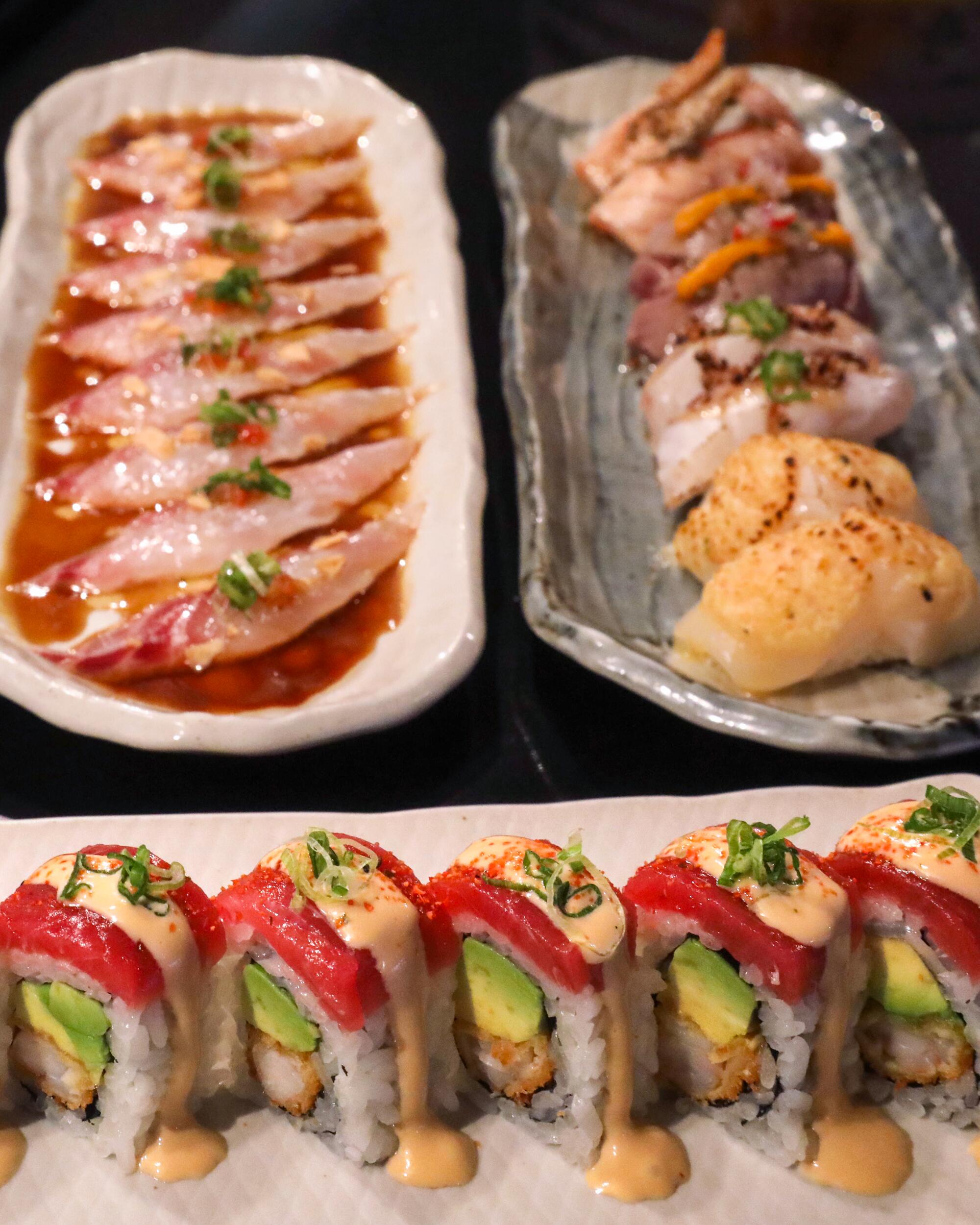 Eine Auswahl an Sushi-Tellern von Sushi Nikkei.