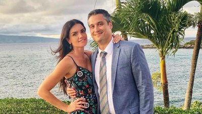 Courtney Robertson und Humberto Preciados Beziehungszeitleiste im blauen Anzug