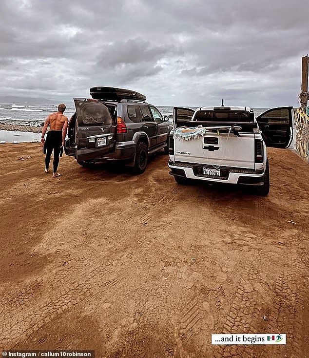 Ein erschreckendes Bild zeigt einen weißen Chevrolet Colorado Pickup am Strand von Rosarito