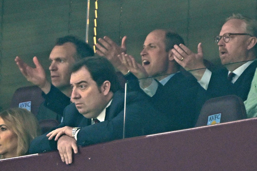 Prinz William feuert die Aston Villa-Fußballmannschaft bei einem öffentlichen Solo-Auftritt an 3