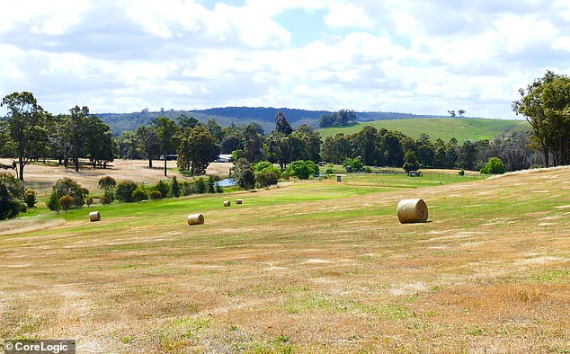 Die Calverleys verkauften ihr 290 Hektar großes Grundstück südlich von Perth im Jahr 2021 für knapp 1 Million US-Dollar, nachdem sie dort 15 Jahre lang gelebt hatten