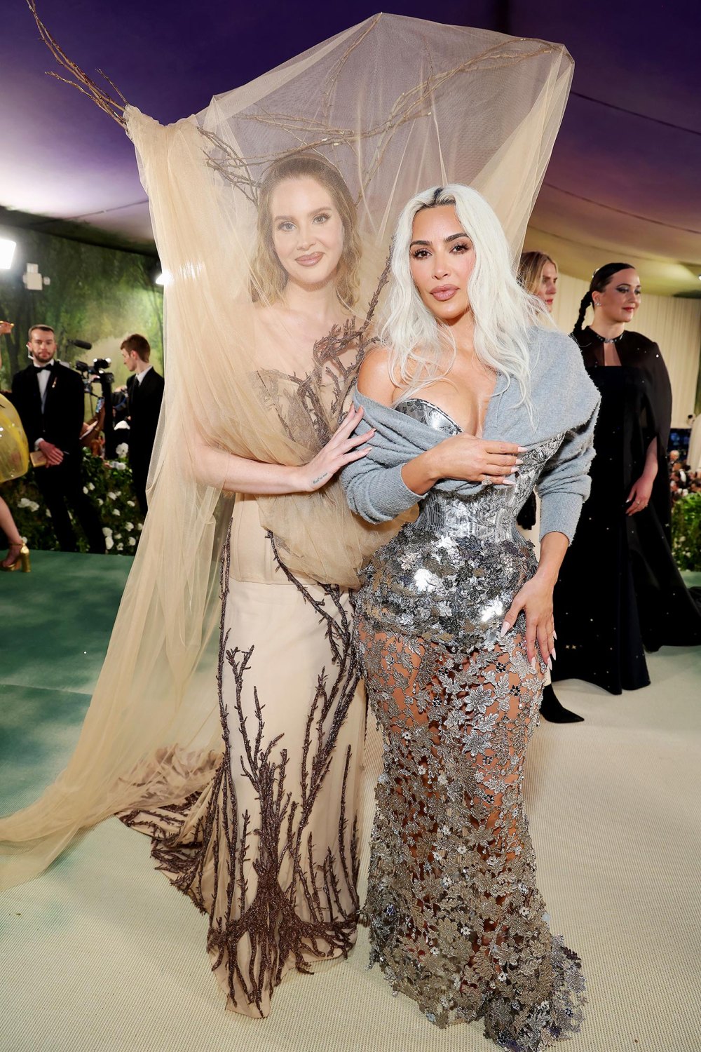 Kim Kardashian und Lana Del Rey posieren gemeinsam bei der Met Gala 2024