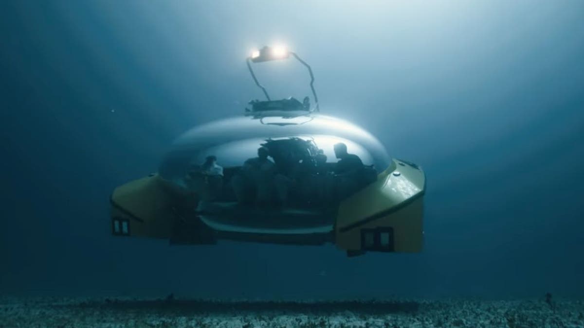 Luxuriöses Blasen-U-Boot, das Passagiere in die Tiefen des Meeres bringen soll