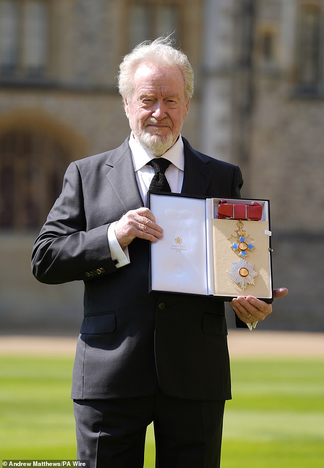 Sir Ridley Scott, nachdem er heute während einer Investiturzeremonie im Schloss Windsor zum Ritter-Großkreuz ernannt wurde