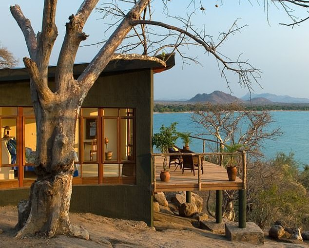 Die Fünf-Sterne-Pumulani Lodge im Lake Malawi Nationalpark.  Der Name bedeutet in der lokalen Chichewa-Sprache „Ruhe dich aus“, sagt Malcolm