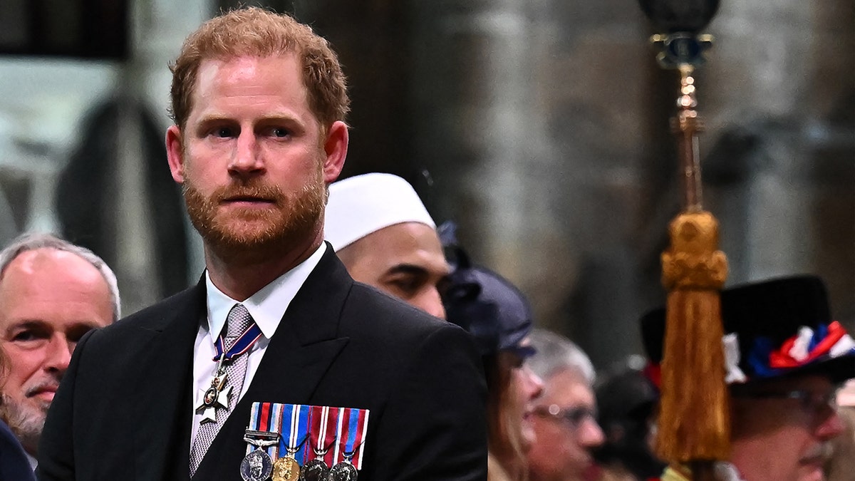 Prinz Harry, Herzog von Sussex, wird bei der Krönung von König Karl III. gesehen