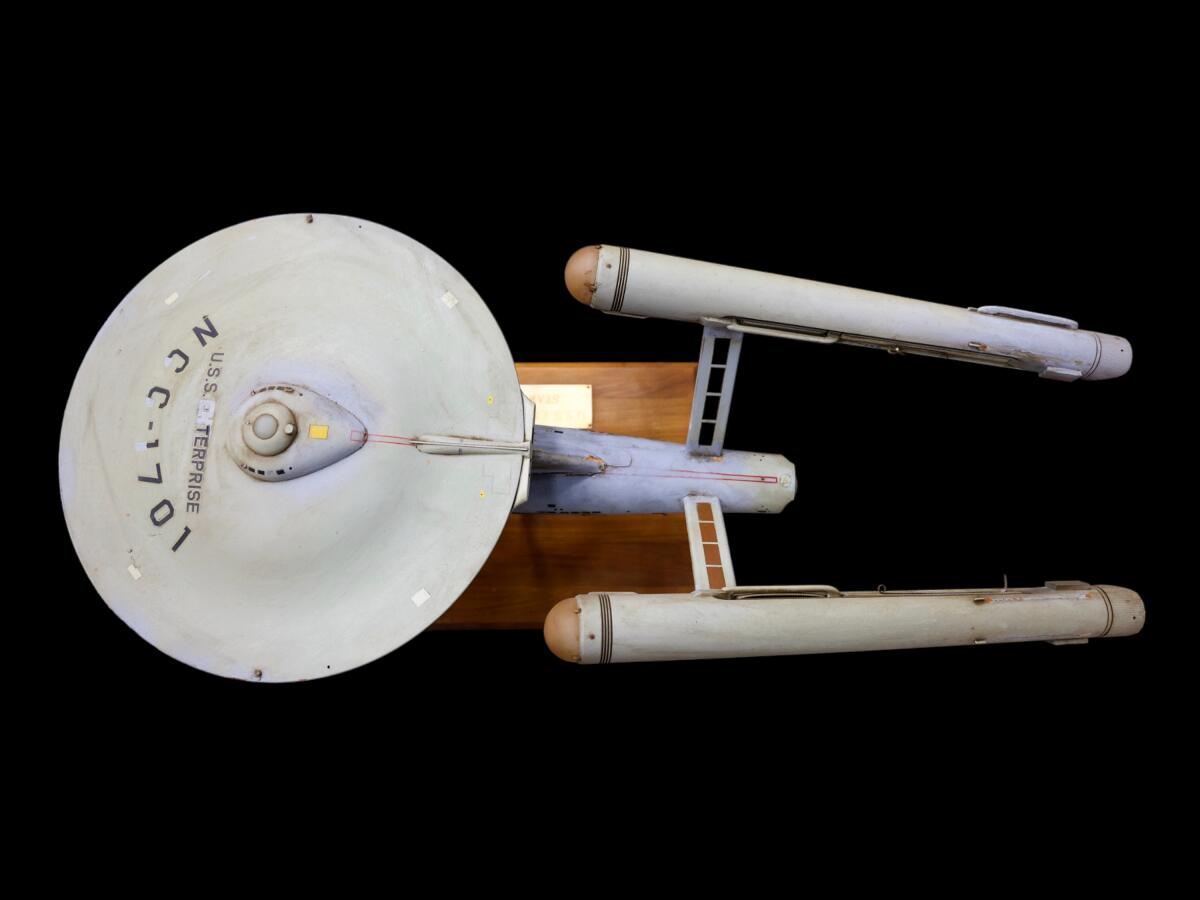 Draufsicht auf das Originalmodell der USS Enterprise aus der Fernsehserie der 1960er Jahre "Star Trek."
