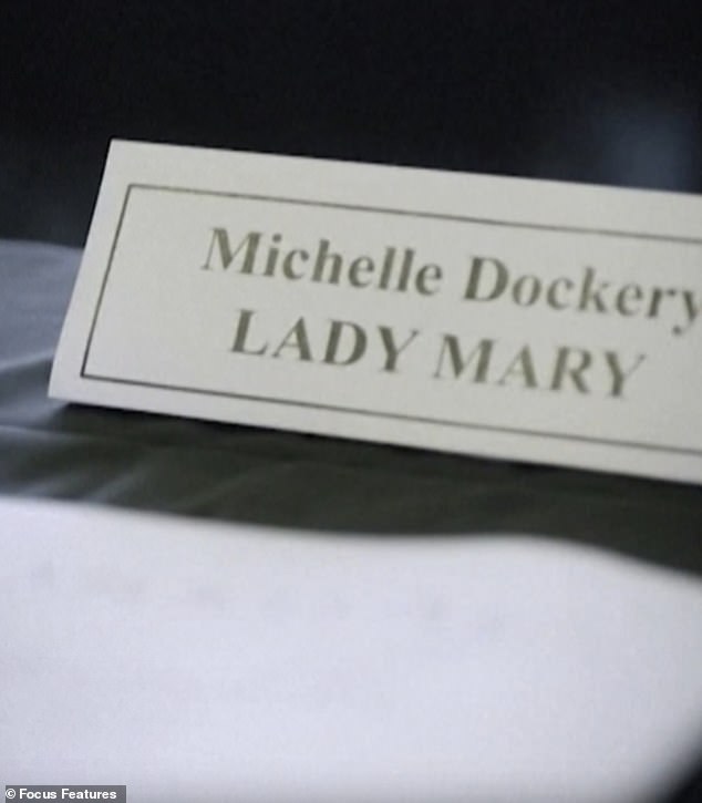 Michelle fügte hinzu: „Wir freuen uns sehr, Ihnen mitteilen zu können, dass wir mit der Produktion des dritten Downton Abbey-Films beginnen.“  Wir können es kaum erwarten, Sie zu sehen!‘