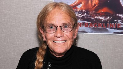 Susan Backlinie ist mit 77 Jahren das erste Opfer in Steven Spielbergs „Jaws Dead“.