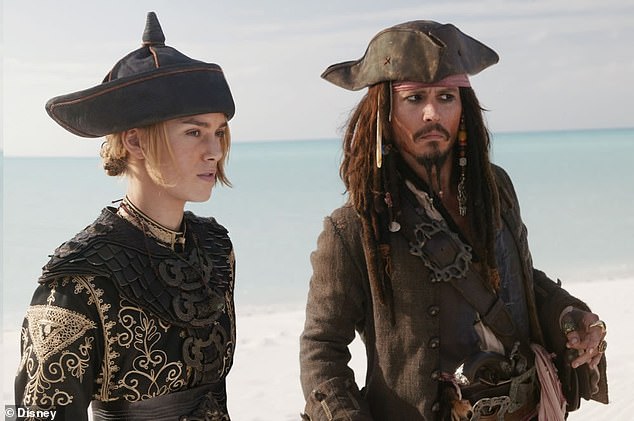 Auf TikTok sagte Victhepath kürzlich, dass die genaueste Darstellung eines Psychopathen in den Medien Johnny Depps Captain Jack Sparrow in Disneys Fluch der Karibik-Filmreihe sei (oben).