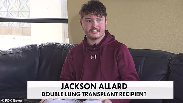 Die dauerhafte Schädigung seiner Lunge erforderte eine Doppeltransplantation, was bei einem so jungen Menschen selten vorkommt