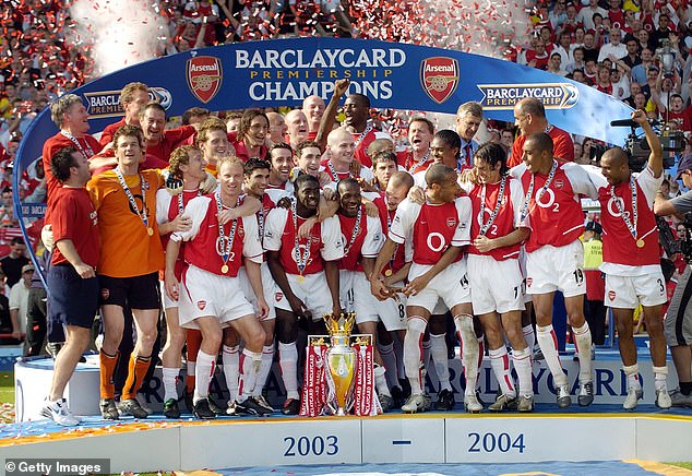 Lehmann kann jede andere Marke davon abhalten, sich „The Invincibles“ zu nennen – auch seine früheren Arbeitgeber (im Bild: Arsenals Invincibles von 2003-04)