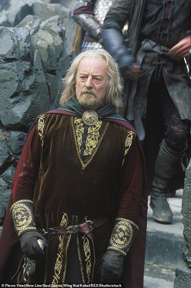 Bernard Hill verkörperte König Theoden in „Der Herr der Ringe: Die zwei Türme“ im Jahr 2002 (im Bild)