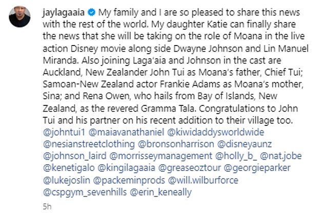 Jay drückte am selben Tag auf Instagram seine Freude über die neue Hauptrolle seiner Tochter als eine der Disney-Prinzessinnen aus