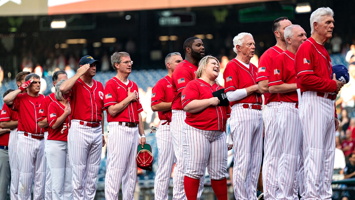 Washingtoner Gesetzgeber nehmen am jährlichen Kongress-Baseballspiel teil