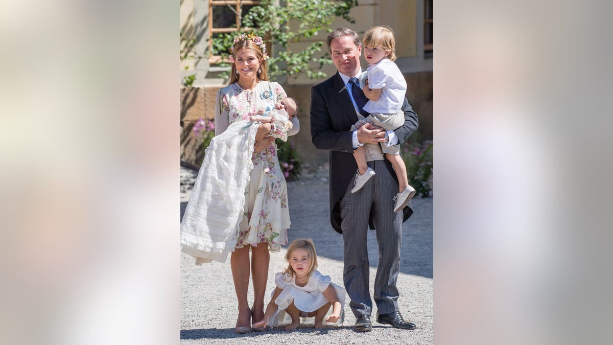 Prinzessin Madeleine mit Mann und Kindern