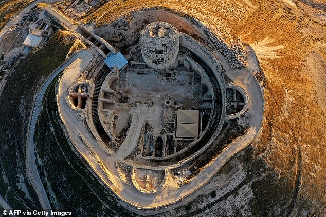 Archäologen hatten in der Stadt Herodium nach dem Grab des Tyrannen gesucht, das 1838 identifiziert wurde
