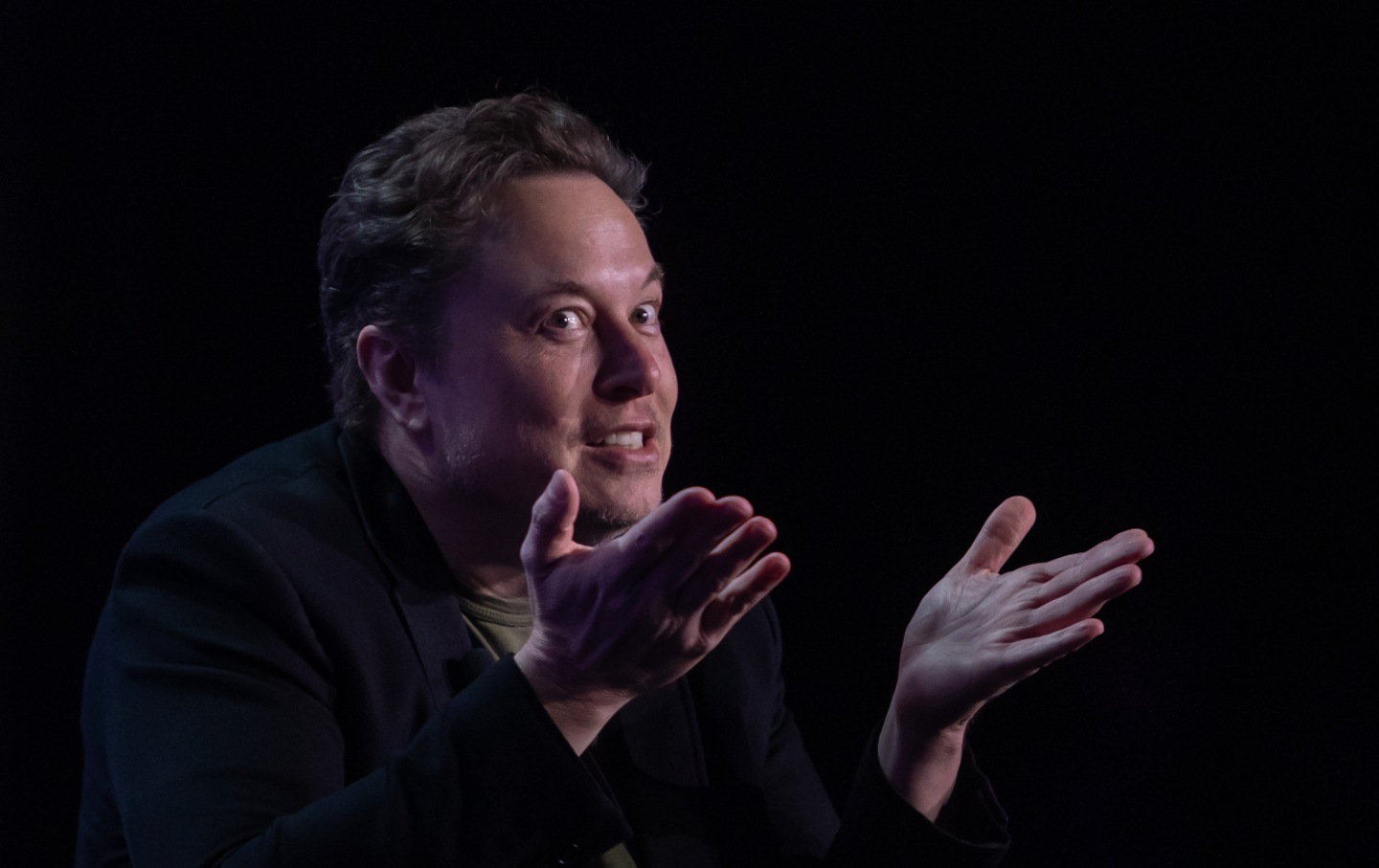 Elon Musk spricht am 6. Mai 2024 auf der Global Conference des Milken Institute in Beverly Hills, Kalifornien.