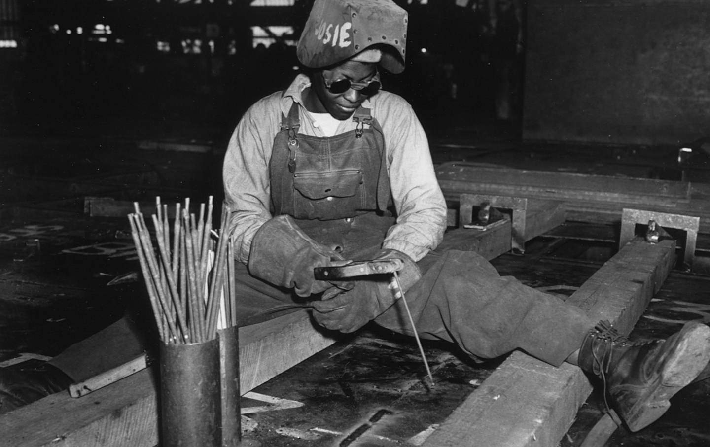 A female welder. Circa 1930s–1940s.