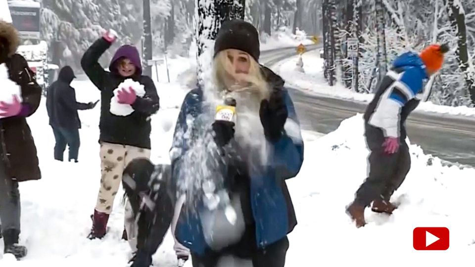 Snow in California: Reporter is interrupted by a snowball fight