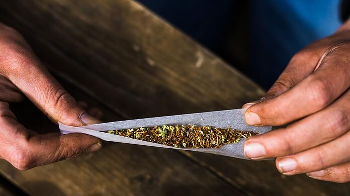 The cannabis law allows adults in Germany to smoke weed from April 1st.