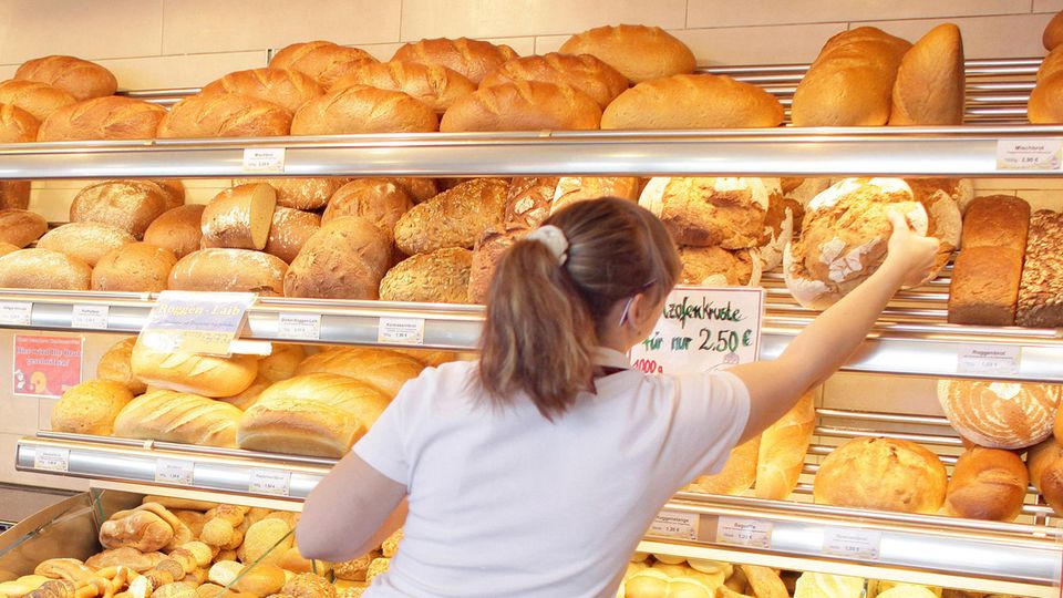 Saleswoman in a bakery