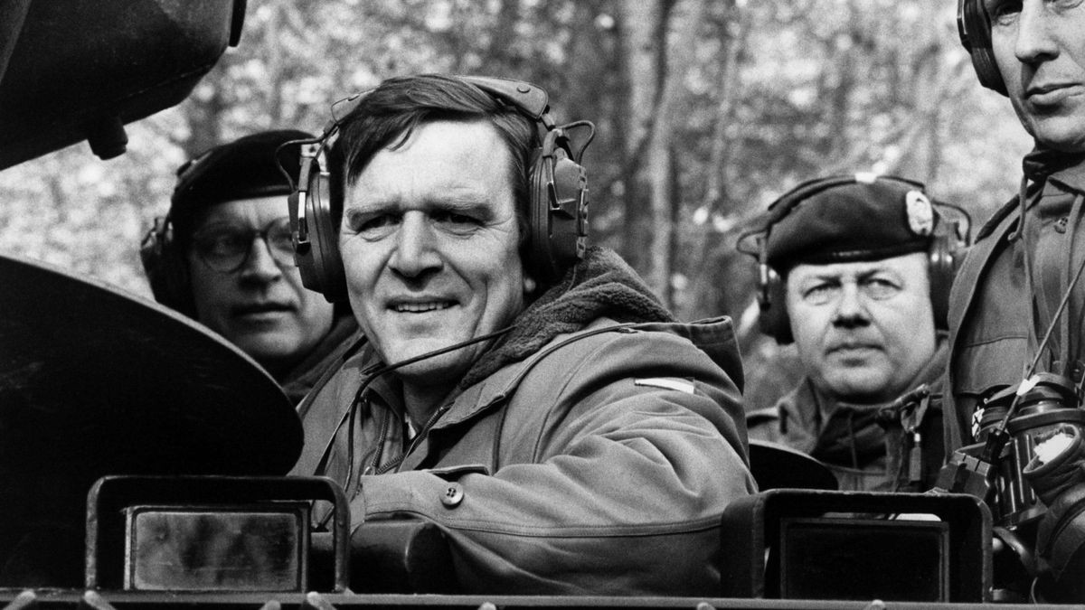 On March 1, 1988, Schröder visited the Bergen military training area during a maneuver and found out about the training of soldiers who were still conscripted at the time.