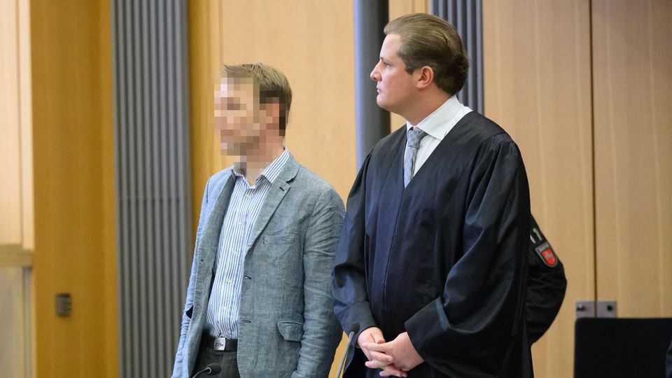 Christian B. in court in Braunschweig next to his defense attorney Friedrich Fülscher