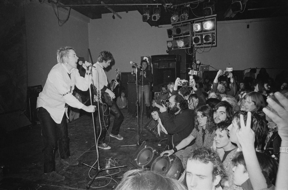 Die britische punk rock band "The Sex Pistols" performen live während ihrer 'Anarchy Tour' am 6. Dezember 1976