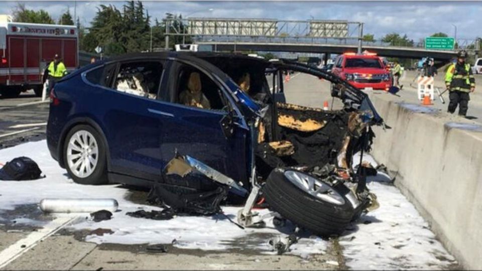 The destroyed Tesla after the accident