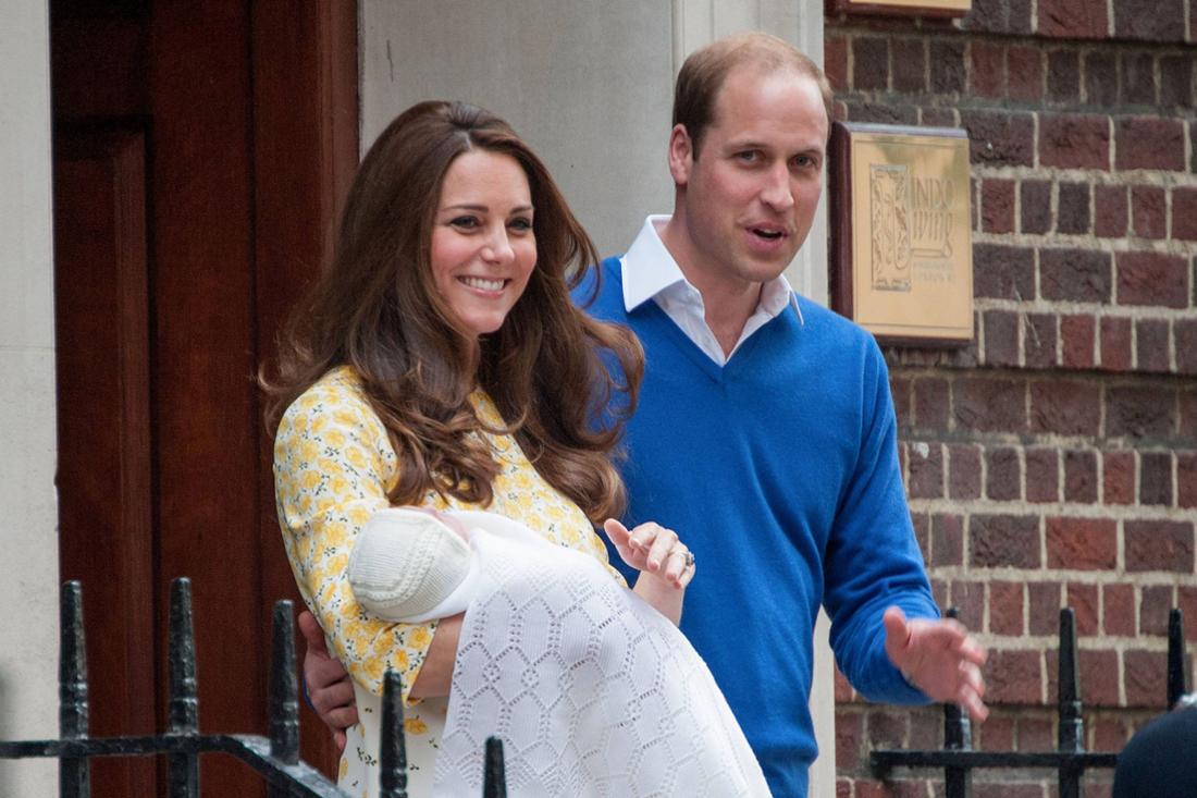All suffering is forgotten when Princess Kate steps in front of the clinic with Princess Charlotte on her arm and Prince William at her side to present herself for the obligatory baby picture.