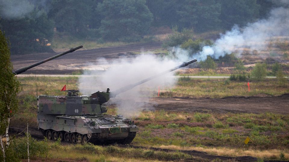 The self-propelled howitzer 2000 is characterized by high precision and a high rate of fire.