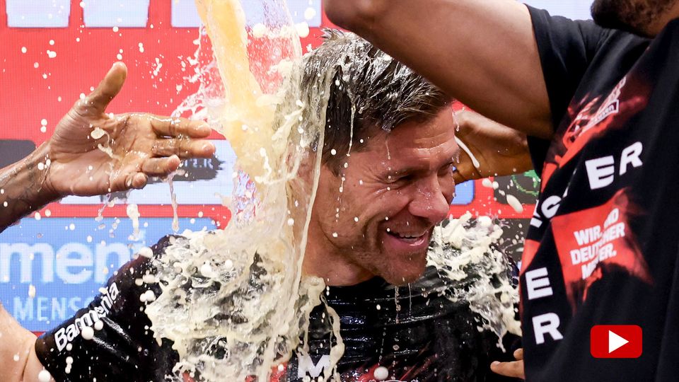 Bayer Leverkusen celebrates championship title with beer showers in the dressing room