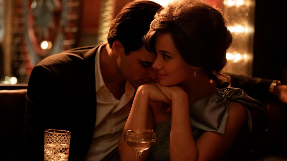 Elvis (Jacob Elordi) and his wife (Cailee Spaeny) in a scene from the film "Priscilla"