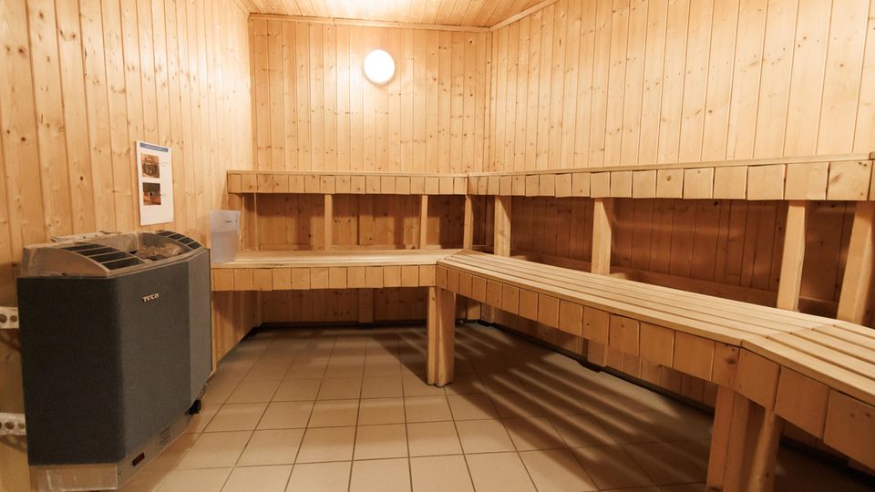 Having your own sauna is a dream for many Germans.  But can this also be compatible with the climate?  (symbol image)